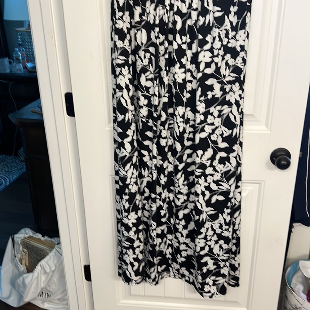 Long plus dress - Picture 2 of 10